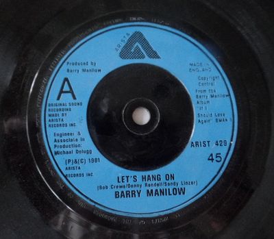 Barry Manilow - Let's Hang On Vinyl Singles Vinyl Zeer Goed / Hoesje Generic "VINYLSINGLES.NL"