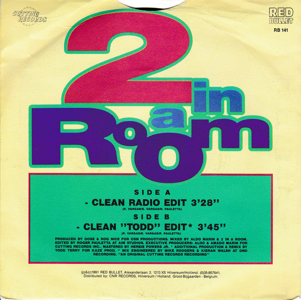 2 In A Room - She's Got Me Going Grazy Vinyl Singles Vinyl Goed / Hoes Goed