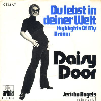Daisy Door - Du Lebst In Deiner Welt (Highlights Of My Dream) Vinyl Singles Vinyl Zeer Goed / Hoesje Goed "VINYLSINGLES.NL"