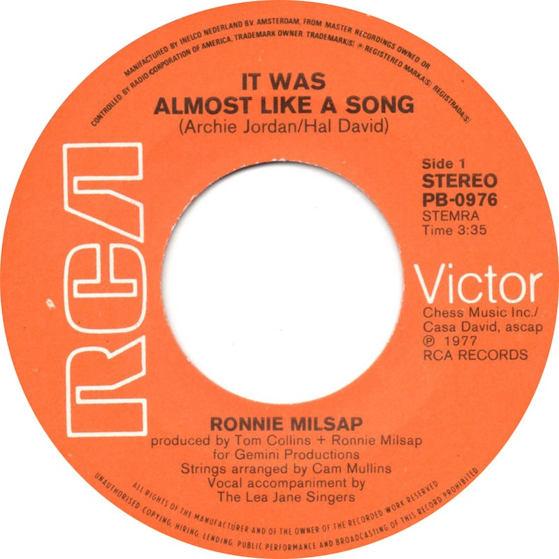 Ronnie Milsap - It Was Almost Like A Song 14726 Vinyl Singles Vinyl Goed / Hoes Goed